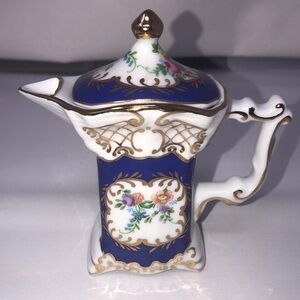 Staffordshire China Miniature‎ Square Teapot